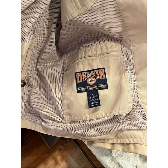 Duluth Trading Tan Safari Utility Mesh Lined Travel Jacket Vintage sz L EUC - Picture 7 of 10